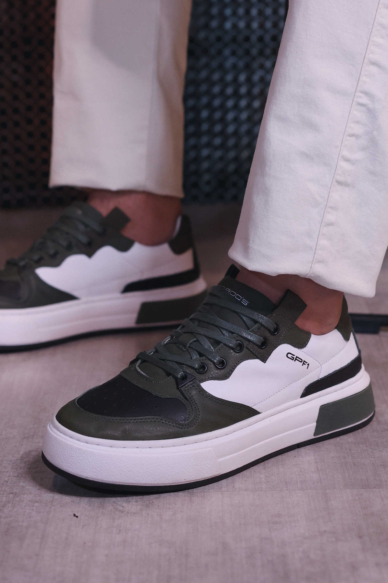 Tênis Couro RR´S GPF1 Verde Militar / Branco
