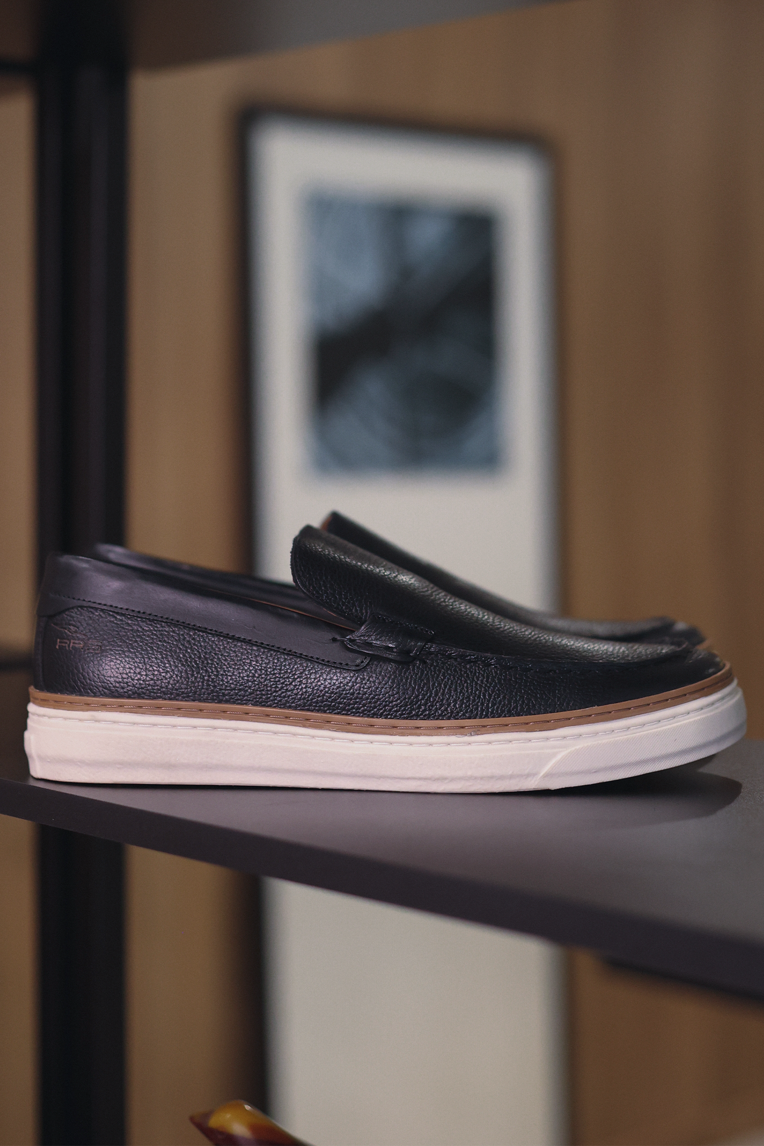 Tênis Slip On Couro Macan Preto